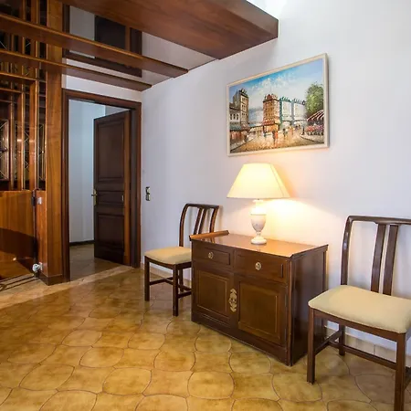 Elegant In Rhodes Town Daire Rhodes City